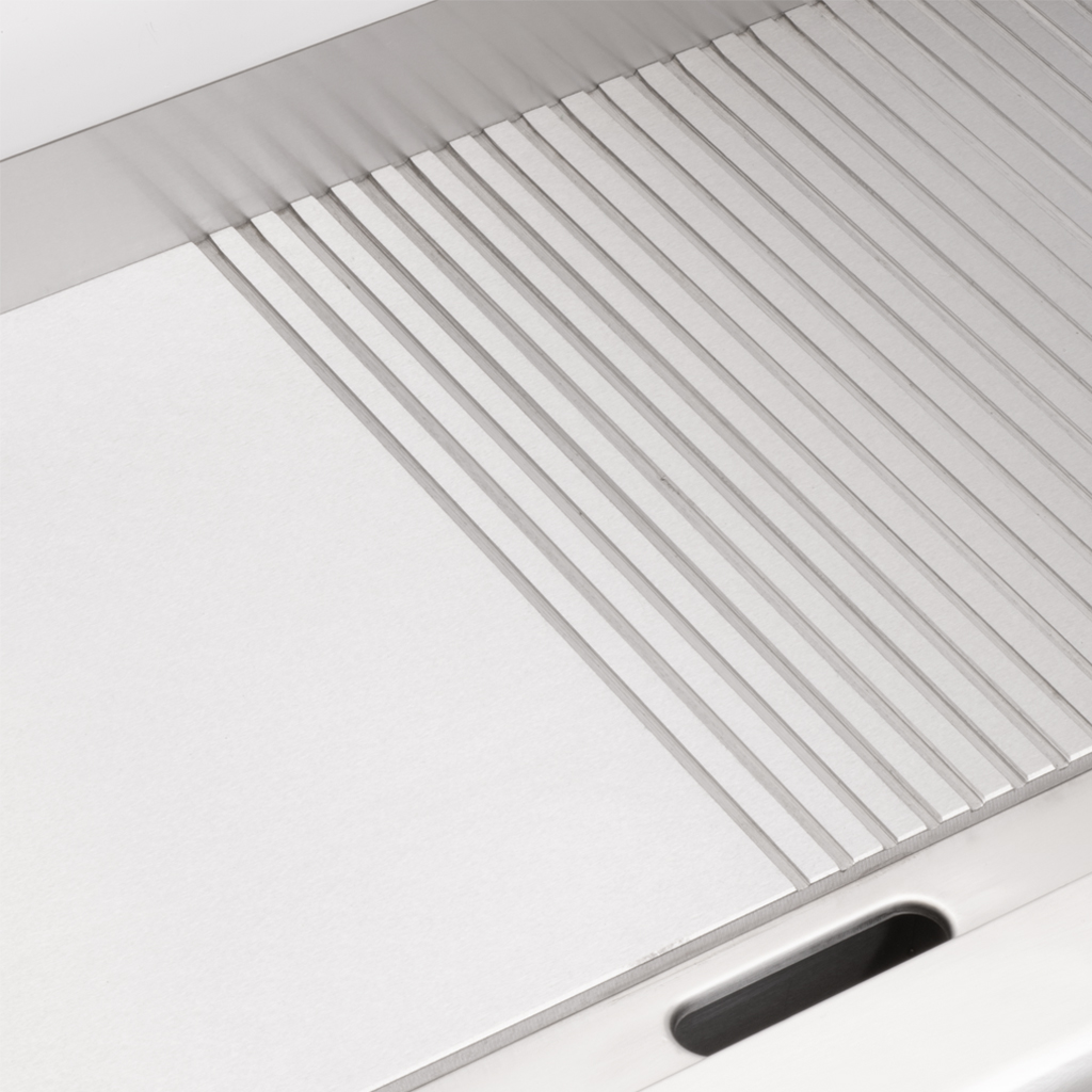 Elektro Grillplatte 1/2 Glatt & Gerillt / 100x52x33 cm / 400V / 6kW – Bild 4